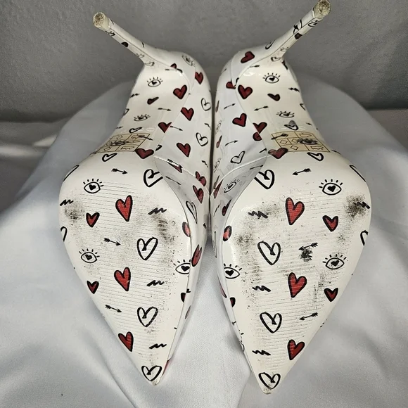 Special Limited Edition White, Black and Red Aldo Heart Pumps! - Picture 6 of 9